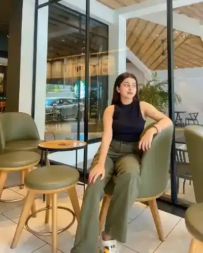 Call Girl Palsana